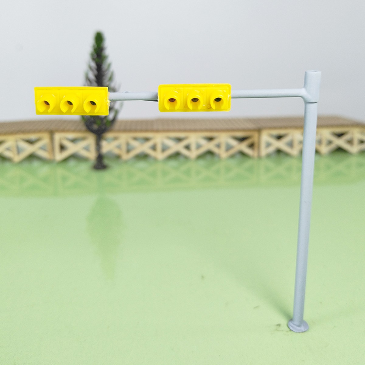 2 x HO / OO traffic light signal LED model train crossing walk street sign #DHHJ